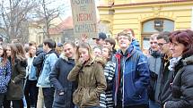 Studenti píseckého gymnázia se připojili k výstražné stávce Vyjdi ven!