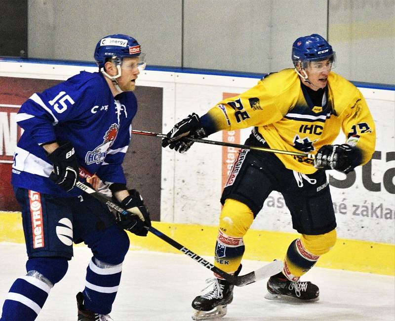 II. liga ledního hokeje: IHC Písek - HC Tábor 1:13.