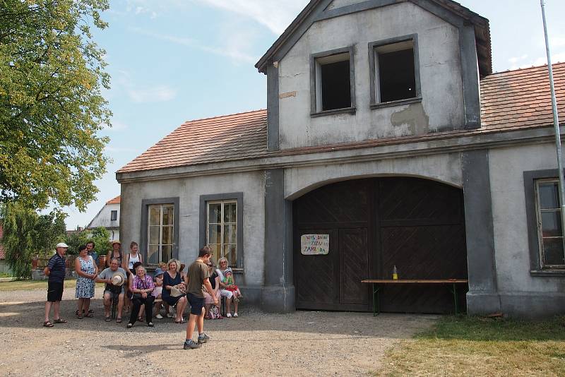 Divadelní dílny v Bořicích zakončilo představení Žíznivá zahrada.