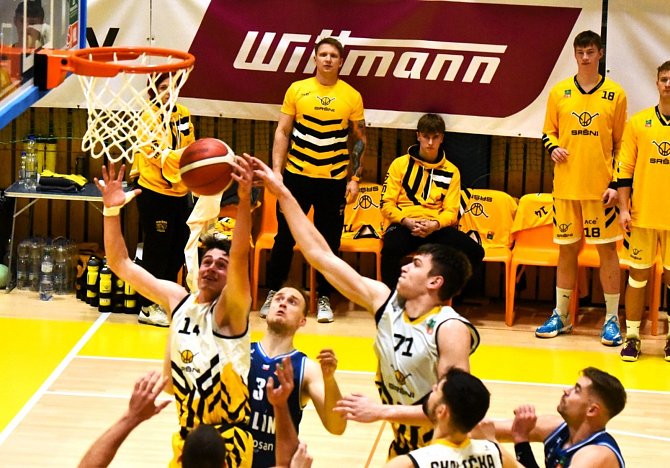 Písečtí basketbalisté v 17. kole nejvyšší soutěže podlehli Kolínu 97:103.