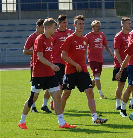 FOTBALISTÉ PÍSKU ZAHÁJILI PŘÍPRAVU NA NOVOU SEZONU VE TŘETÍ LIZE. Na prvním tréninku se objevilo šest nových tváří.