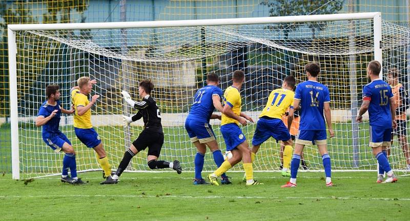 Fotbalsté Písku v minulém kole ČFL porazili Motorlet 1:0 (na snímku), tentokrát padli v Králově Dvoře 2:3.