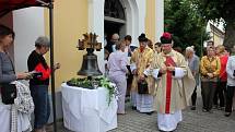 Kaple dostala nový zvon a historický zaujal místo na hradě Zvíkov.