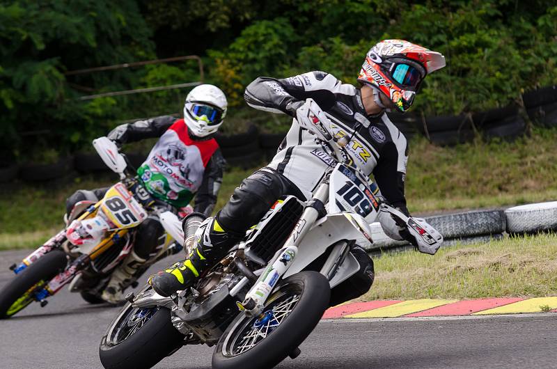 Závody seriálu Supermoto MMČR 2018 v Písku.