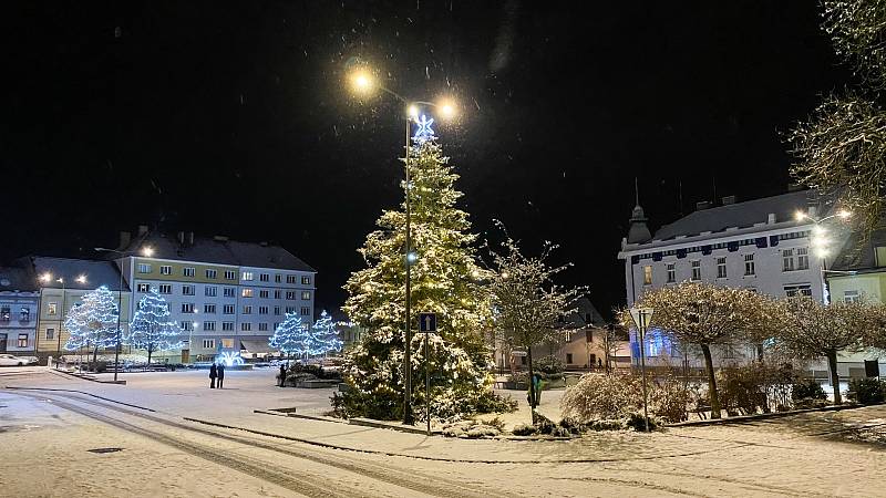 Adventní výzdoba Milevského náměstí.