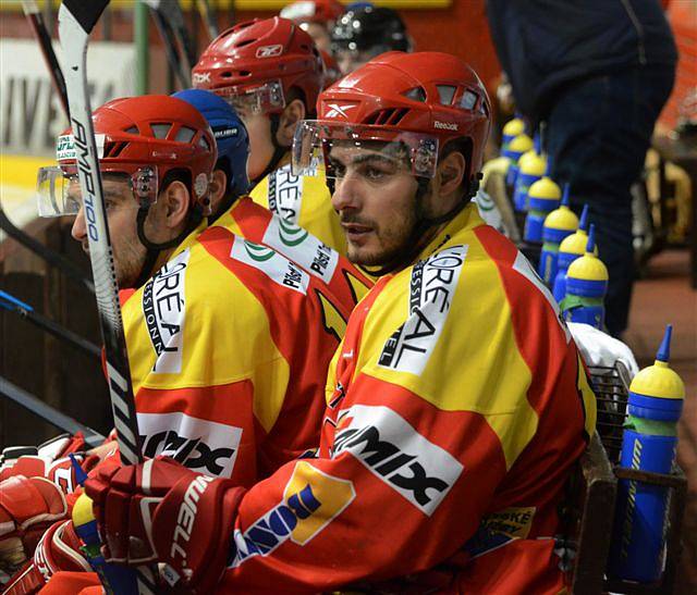 RADOMYŠL PORAZILA HLUBOKOU 7:2. Hokejisté Sokola ve 3. kole krajské ligy Rytíře skolili zásluhou sedmi rozdílných střelců.