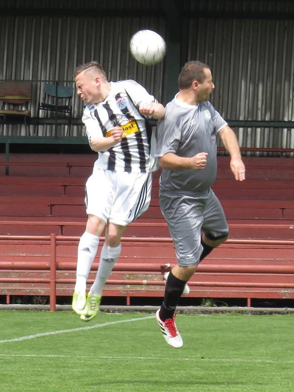 Fotbalová I.A třída: Lhenice - Semice 2:0.