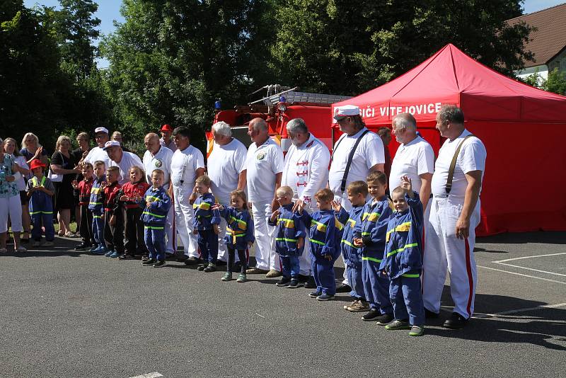Vitějovičtí hasiči oslavili 130. výročí založení sboru s plnou parádou.