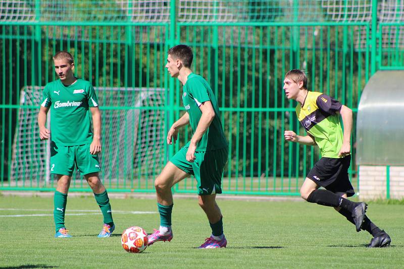 Lažišťští (zelené dresy) byli ve chvíli anulování přeboru na 11. místě. Přípravu na další ročník začnou koncem května.