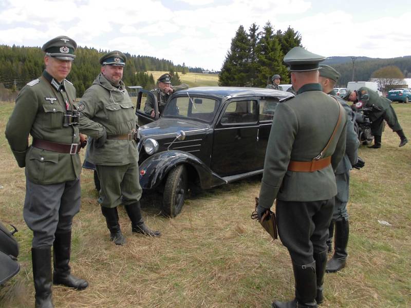 O víkendu připravili v Kvildě oslavy výročí konce druhé světové války doplněné o ukázky bojů v českoněmeckém pohraničí.