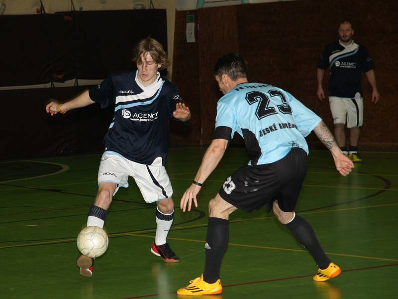 V sobotu 17. ledna se ve sportovní hale v Prachaticích odehrály zápasy krajského finále Českého poháru futsal sálové kopané. Foto z utkání Strabag  PT – FC Tex Color.