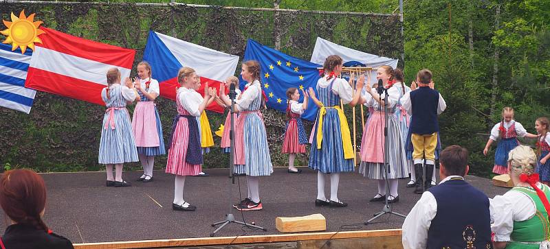 Zahájení plavení na Schwarzenberském plavebním kanále na Jeleních Vrších.