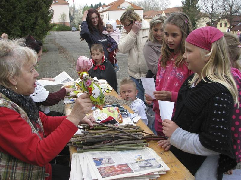 V Prachaticích si pálení čarodějnic užily hlavně děti.