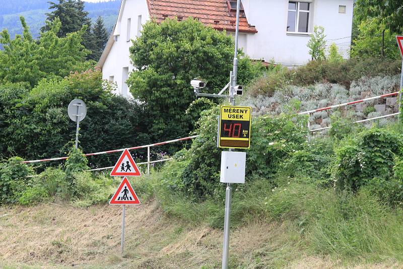 Nový radar před školou ve Vodňanské ulici v Prachaticích.