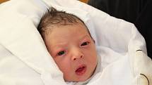 Rodiče Kateřina Dondová a Vít Šepela z Prachatic mají  radost z prvorozeného syna. Vít Šepela se narodil 18. října v 8.35 hodin a vážil 2 950 gramů.