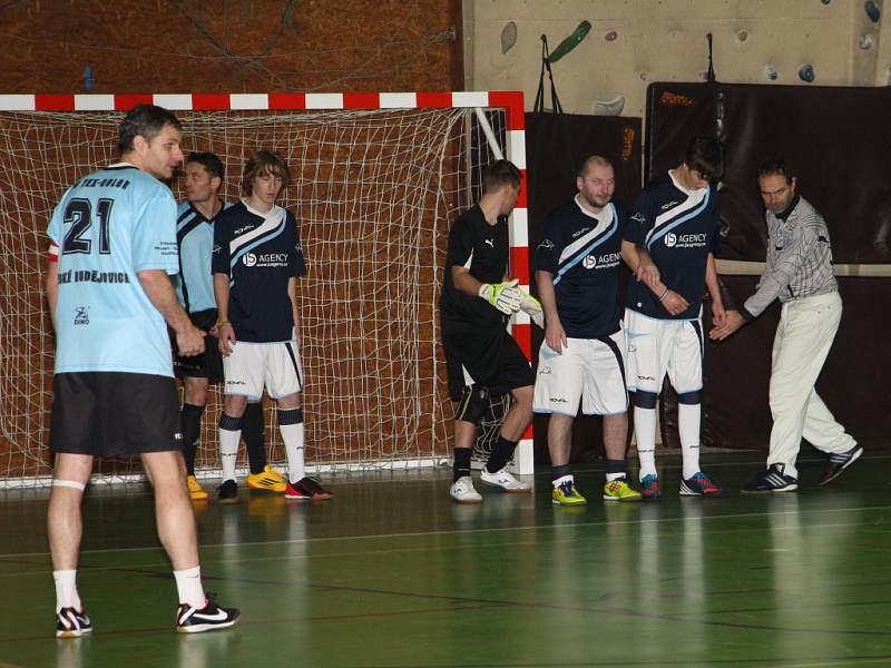 V sobotu 17. ledna se ve sportovní hale v Prachaticích odehrály zápasy krajského finále Českého poháru futsal sálové kopané. Foto z utkání Strabag  PT – FC Tex Color.