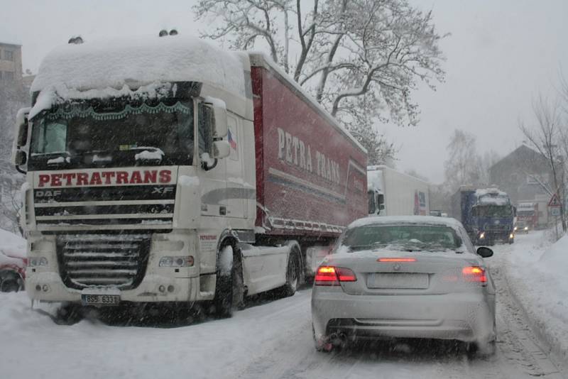 Prachaticko zasypaly za dvacet čtyři hodin desítky centimetrů sněhu. 