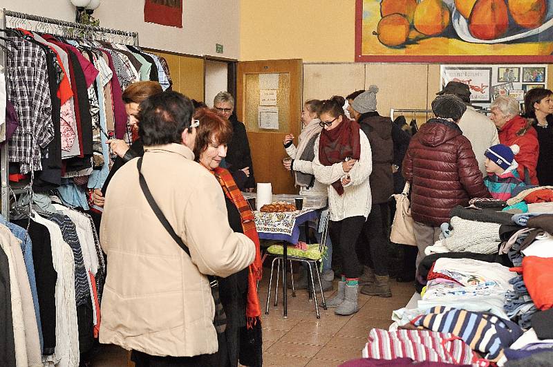 Posedmé se ve Vimperku konal charitativní bazar.