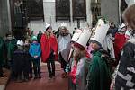 Od druhého ledna začala i na Prachaticku Tříkrálová sbírka. Koledníkům požehnali včera také při dětské mši v kostele svatého Jakuba v Prachaticích.