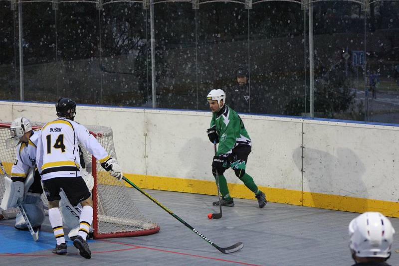 Hokejbalová první liga: HBC Prachatice - Pedagog Č. Budějovice 4:2.