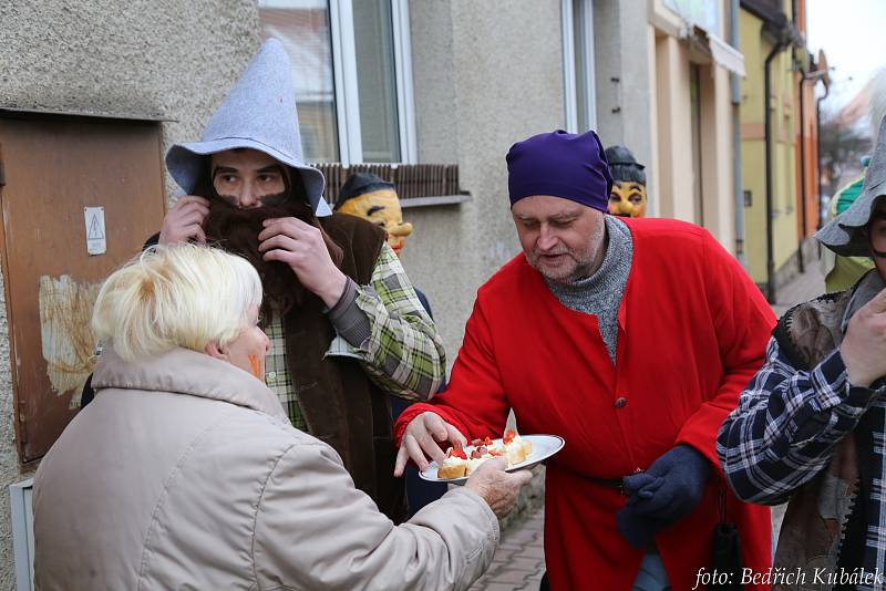 Čkyní prošel tradiční masopustní průvod.