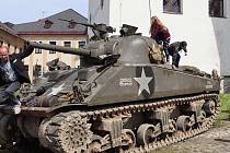 Americký tank, který se podílel na osvobozování Československa, viděli lidé ve Volarech.
