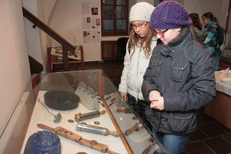 Prachatické muzeum otevřelo novou předvánoční výstavu s názvem Navaříno, napečíno, naklizíno.