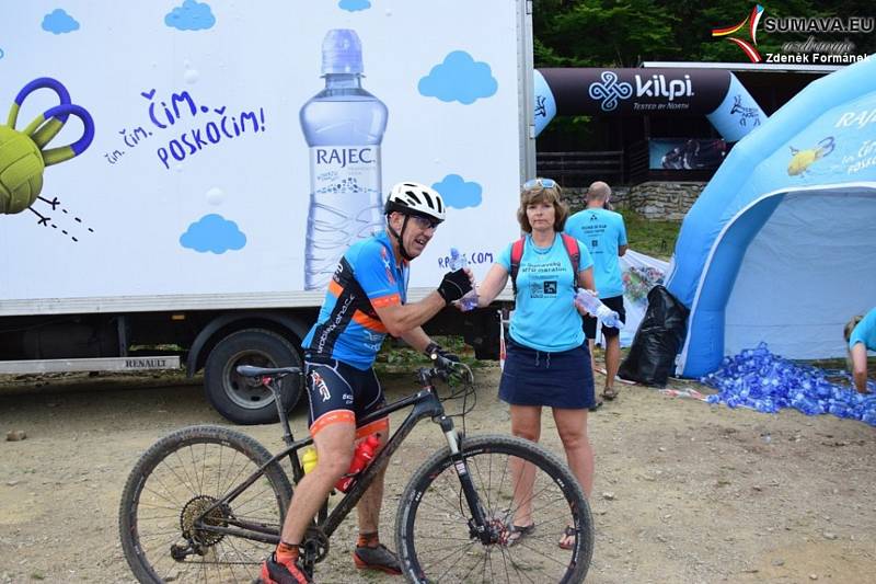 Bikeři zdolávali 21. Šumavský MTB maraton. Foto: Zdeněk Formánek