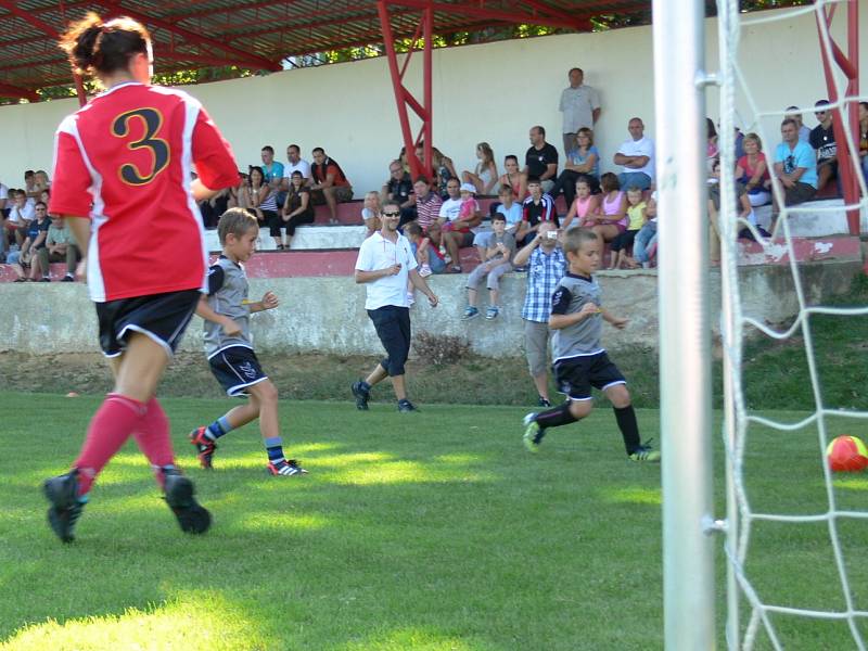 Maminky se postavily nejmenším fotbalistům. Nestačily na ně.