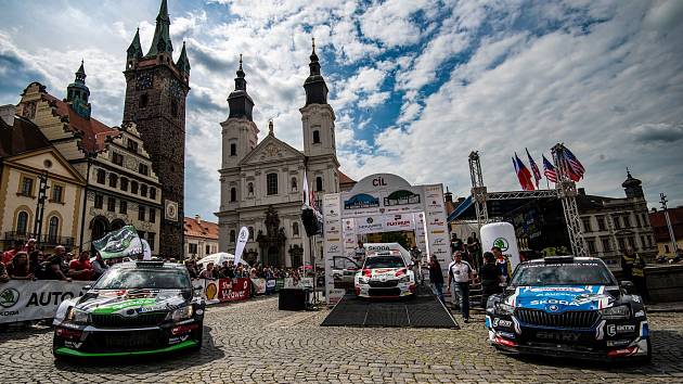 Na start Rallye Šumava již je vše připraveno. Ilustrační foto.