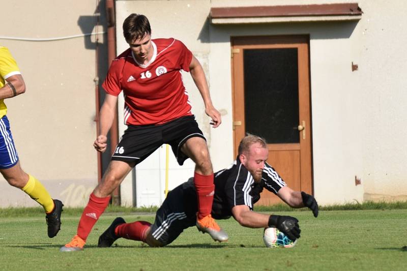 Fotbalová I.A třída: Trhové Sviny - Vimperk 5:0 (2:0).