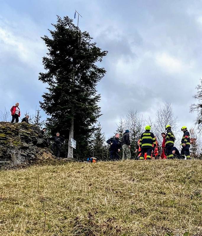 U Prachatic v neděli odpoledne spadl na rozběhové dráze paraglidista.