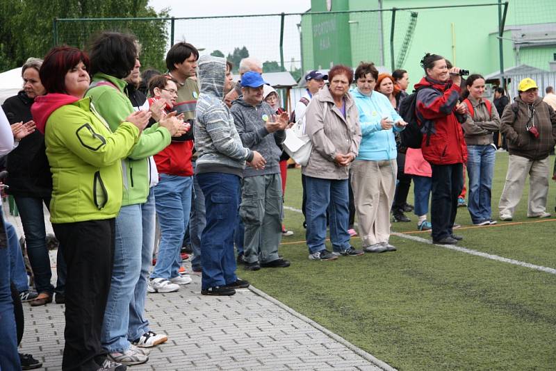 Centrum Stroom Dub připravilo na čtvrteční den výjimečnou sportovně kulturní akci nazvanou Spartakiáda pod Libínem 2015 pro osoby se zdravotním postižením z různých míst České republiky. Vrcholem bylo společné cvičení osob se zdravotním postižením.