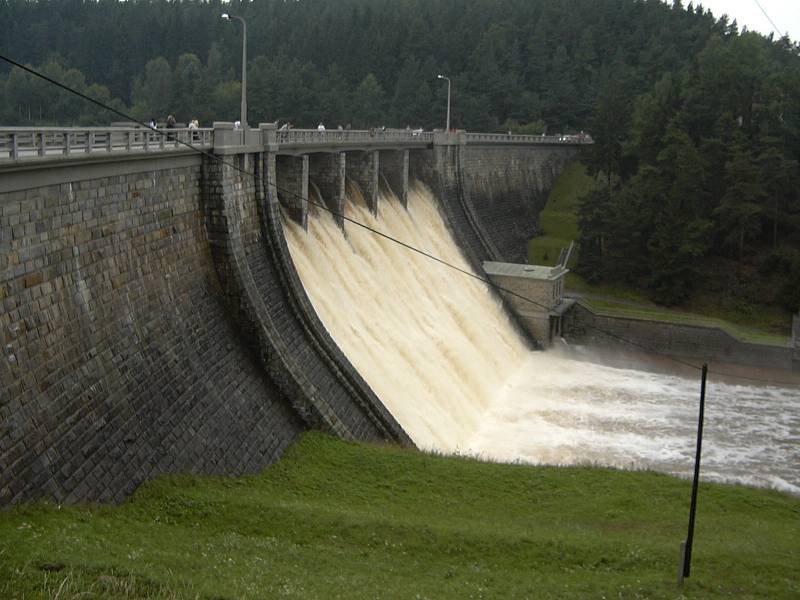 Husinecká přehrada v době povodní. Foto zapůjčil Bedřich Křivánek