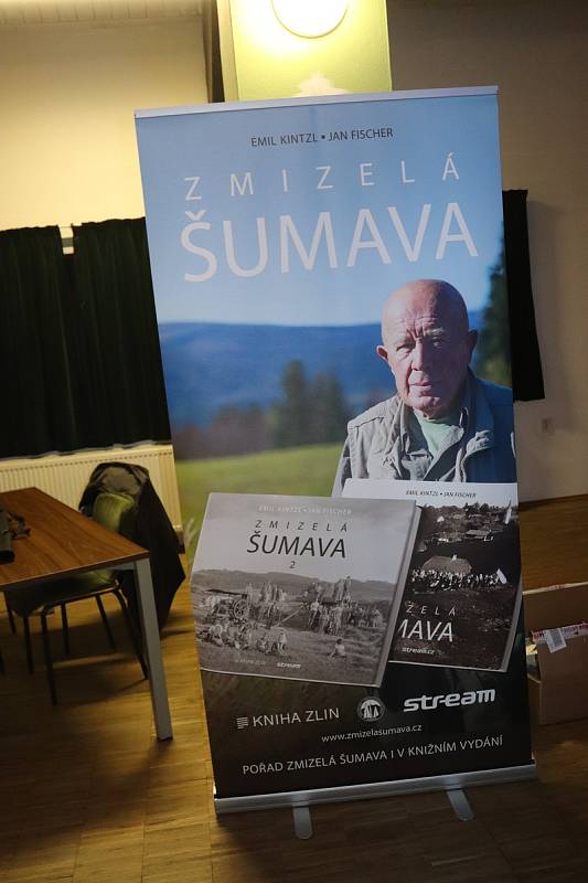 Křest páté série filmu a druhého dílu knihy Zmizelá Šumava ve Volarech.