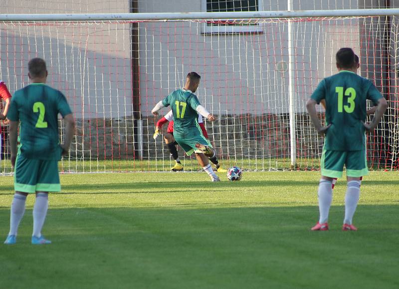 Přípravný fotbal: SK Lhenice - SK Jankov 2:0 (1:0).