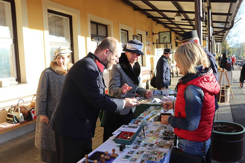 Volarští slavili kulatiny železnice.