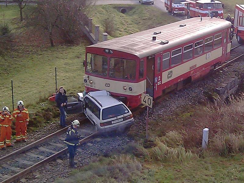 Nehoda na netolickém železničním přejezdu.