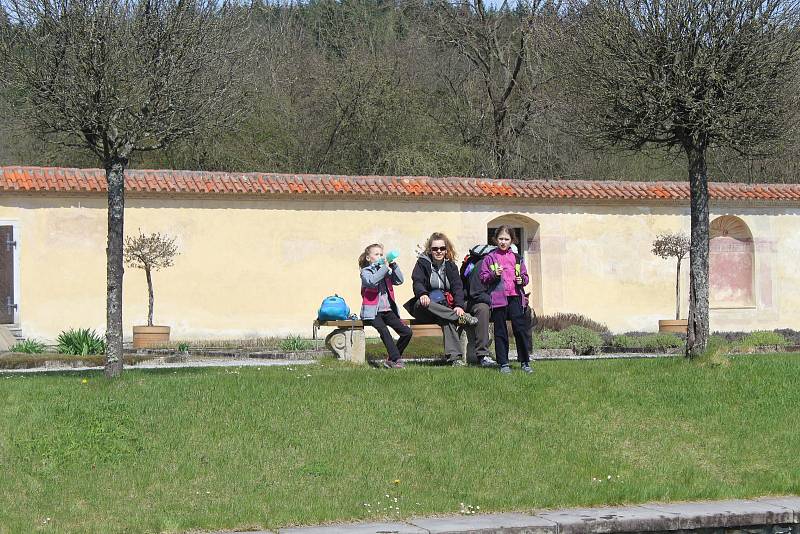 Zámek Kratochvíle u Netolic na Prachaticku uplynulý víkend 24. a 25. dubna opět otevřel své zahrady návštěvníkům.