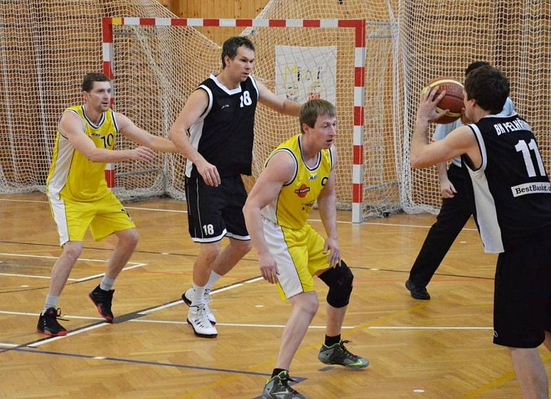 Vimperští basketbalisté bojují o střed tabulky.