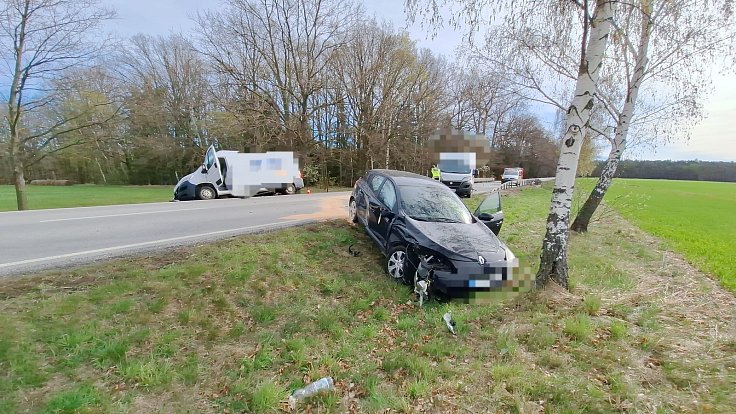 Nehoda poblíž Němčic na trase z Netolic do Českých Budějovic.