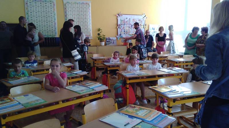 Zahájení školního roku ve Lhenicích