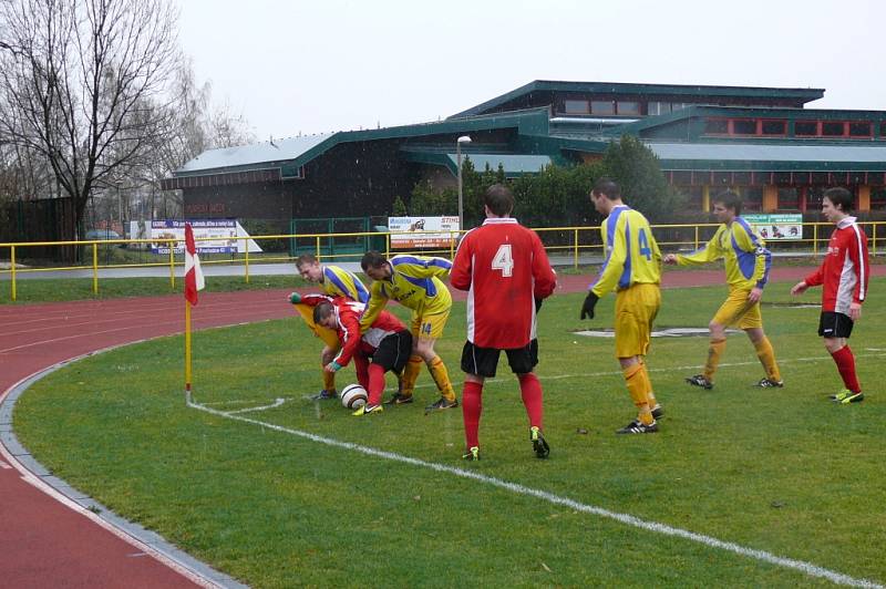 Prachatice (v červeném) - Veselí 1:0.