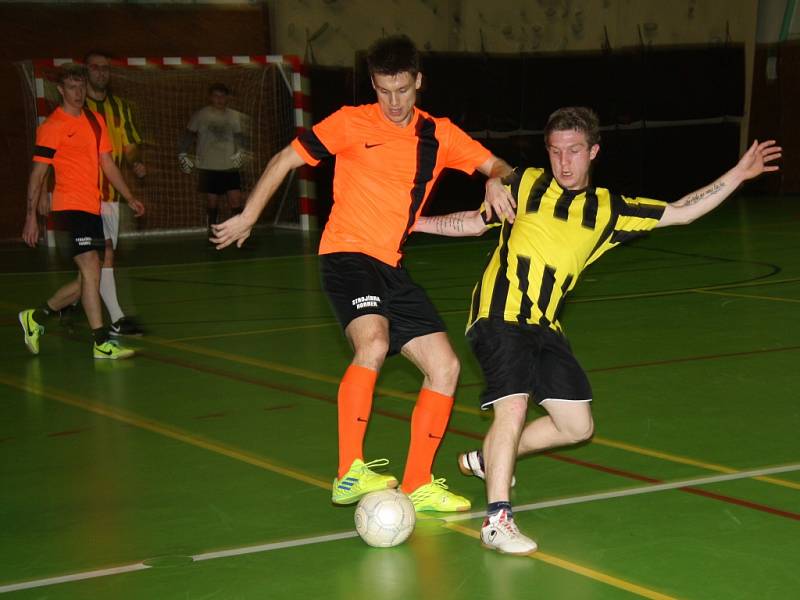 V sobotu 17. ledna se ve sportovní hale v Prachaticích odehrály zápasy krajského finále Českého poháru futsal sálové kopané. Foto z utkání Norton – Strojírna Honner ČB.