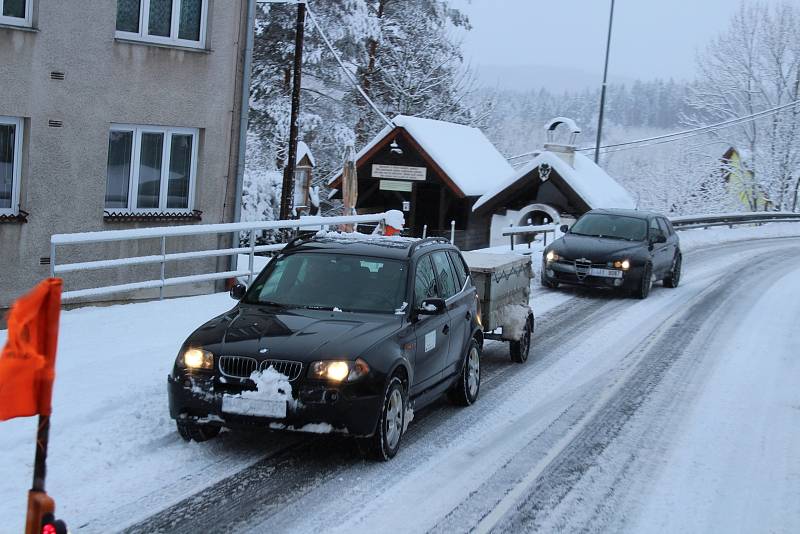 Silnice z Prachatic na Volary v pátek 19. ledna 2018.