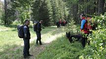 Oblast Národního parku Šumava od Nového Údolí přes Vltavskou cestu k Nové Peci až po Plešné jezero se ve čtbrtek stala místem pátrání po dvanácti ztracených účastnících nelegálního závodu. Naštěstí se jednalo o součinnostní cvičení záchranných složek.