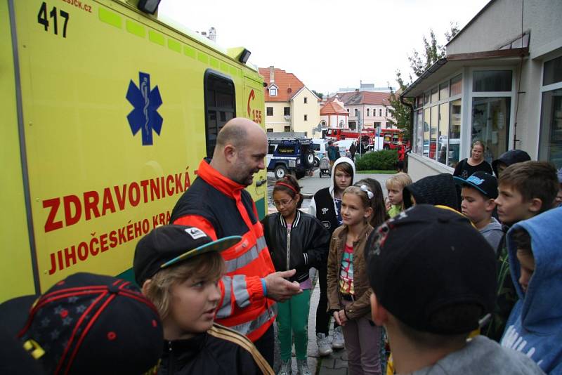 Oblastní spolek českého Červeného kříže uspořádal v pondělí v Prachaticích ve spolupráci se složkami integrovaného záchranného systému Den branné přípravy.