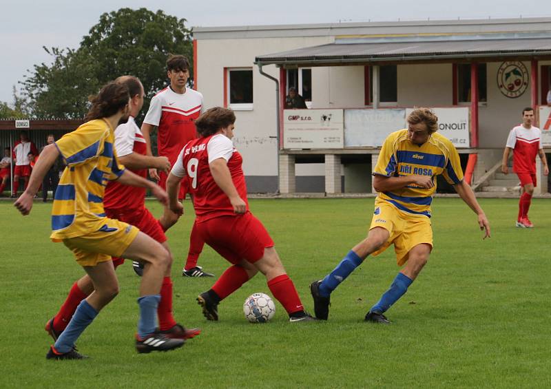 Fotbalový OP Prachaticka: Lhenice B - Nebahovy 2:2.