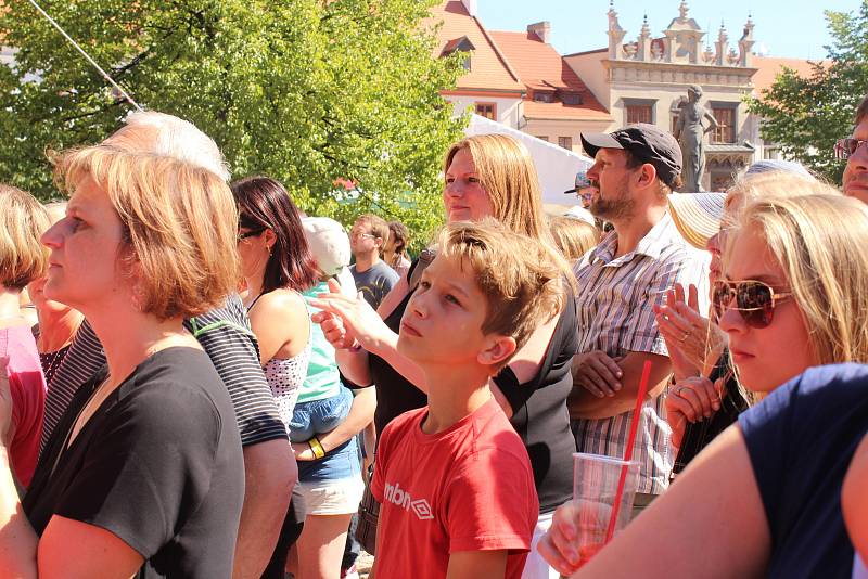 Úvodní vystoupení sobotních Slavností Zlaté stezky patřilo studiu Crabdance Prachatice.