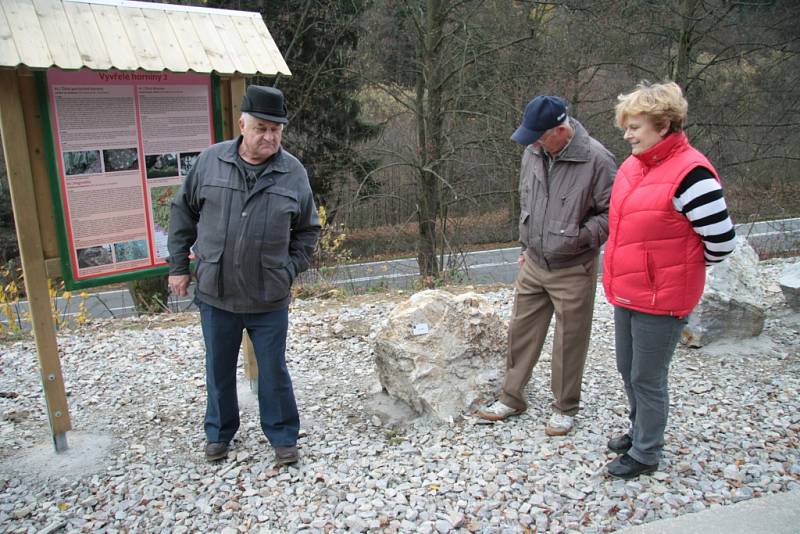 Od úterý 10. listopadu mají Prachatičtí možnost dozvědět se nové zajímavosti z historie města a okolí také v geologické expozici u Fefrovských rybníků.